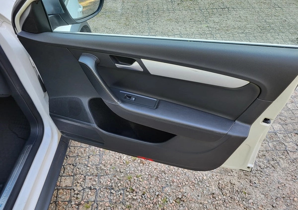 Volkswagen Passat cena 46900 przebieg: 245300, rok produkcji 2014 z Kleczew małe 781